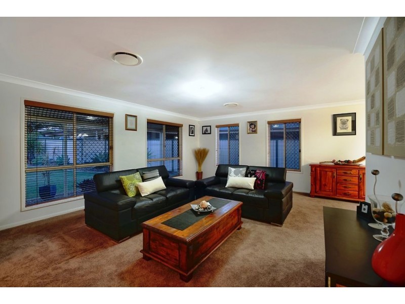 66 Cootharaba Drive, Helensvale QLD 4212