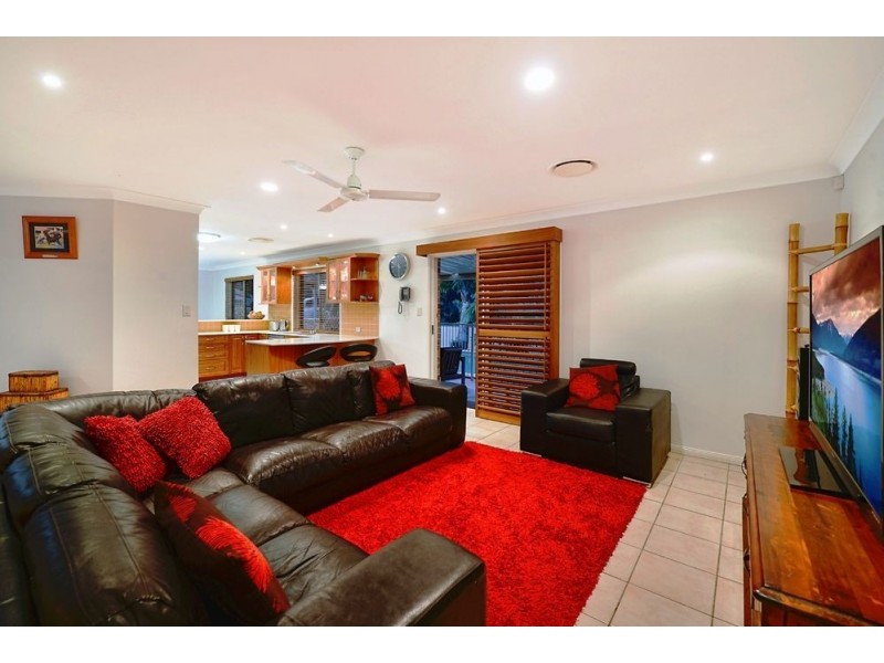 66 Cootharaba Drive, Helensvale QLD 4212