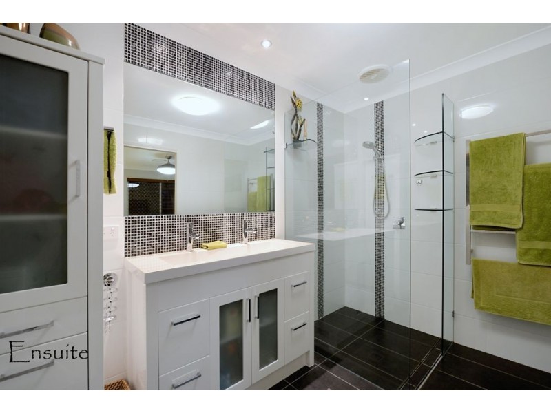 66 Cootharaba Drive, Helensvale QLD 4212