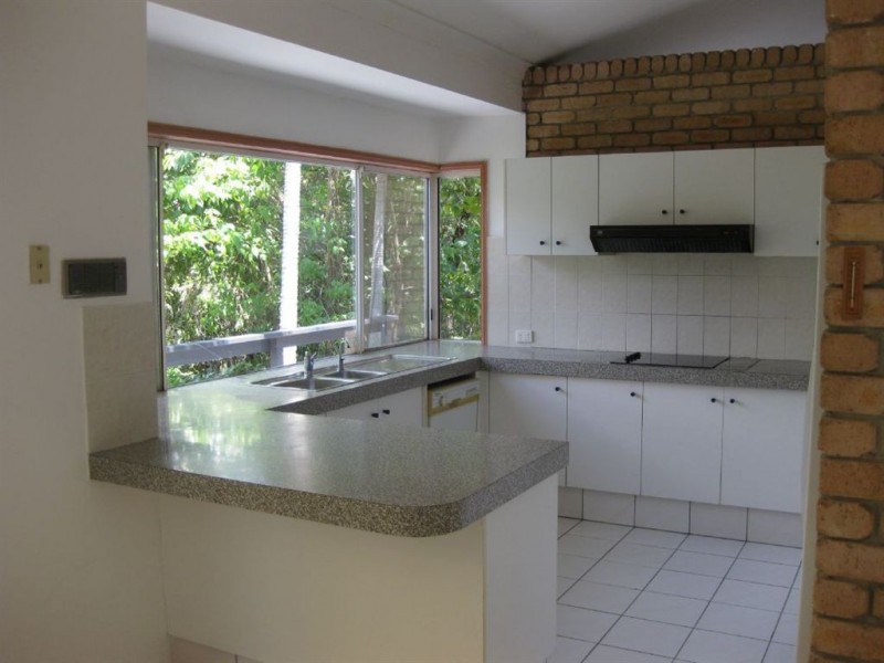 18 Ballyliffen Court, Robina QLD 4226