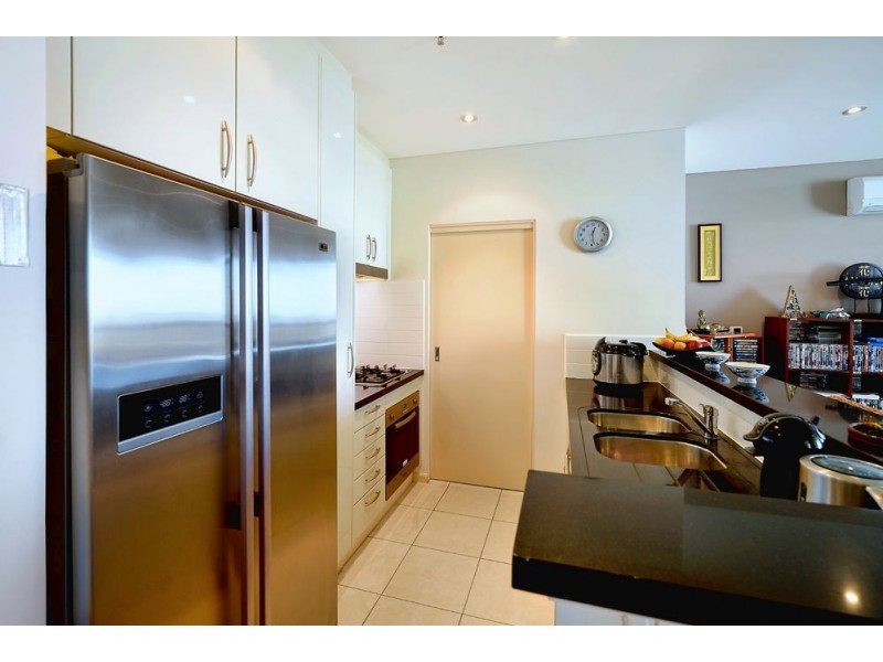 18 Cypress Avenue, Surfers Paradise QLD 4217