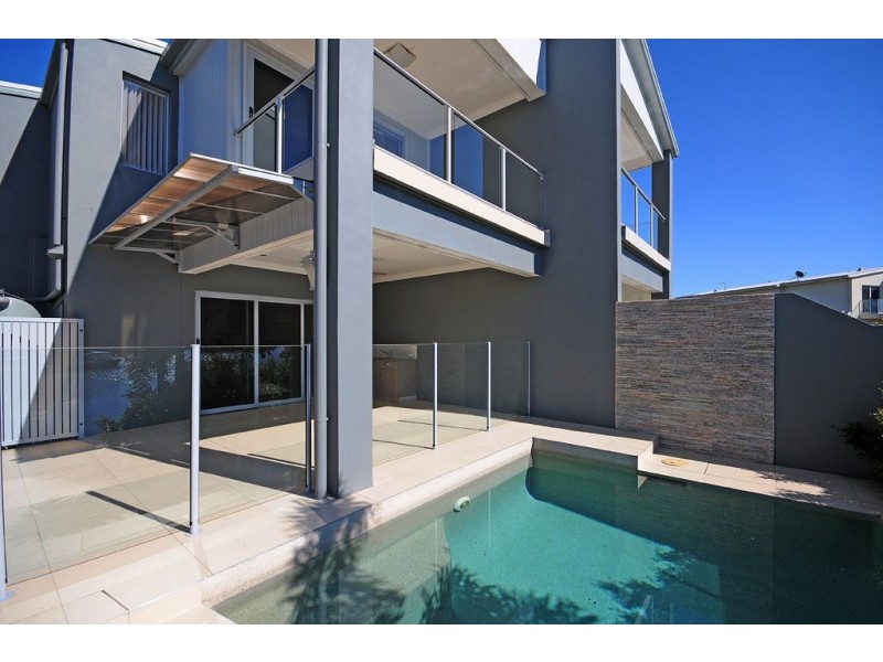 2/29 Compass Drive, Biggera Waters QLD 4216