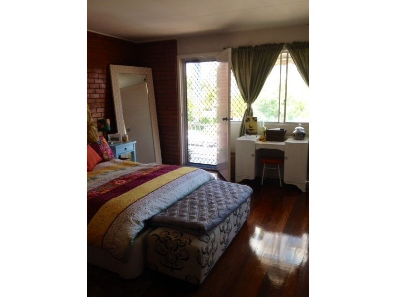 2/23 Alexandra Avenue, Broadbeach QLD 4218