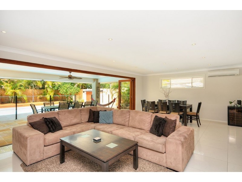 51 Rumrunner Street, Mermaid Waters QLD 4218