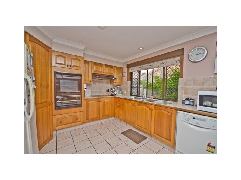 8 Darnay Road, Broadbeach Waters QLD 4218