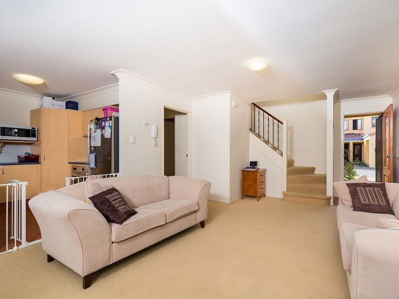 35/2 Concord Circuit, Robina QLD 4226