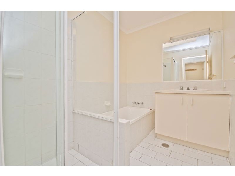 10/105 Ridgeway Ave, Southport QLD 4215