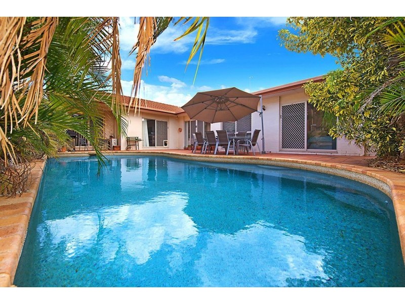 5 Santabelle Crescent, Clear Island Waters QLD 4226