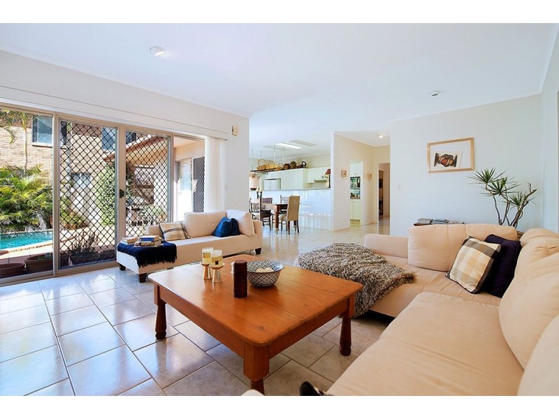 5 Santabelle Crescent, Clear Island Waters QLD 4226