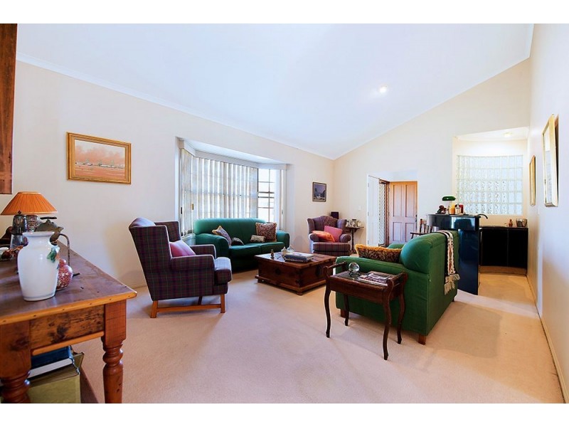 5 Santabelle Crescent, Clear Island Waters QLD 4226