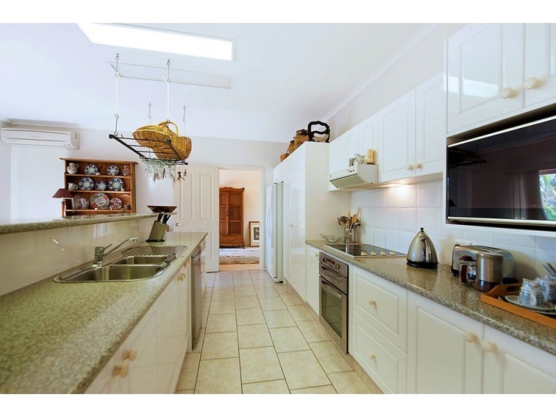 5 Santabelle Crescent, Clear Island Waters QLD 4226