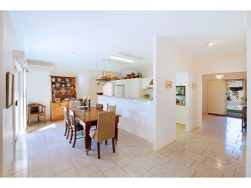 5 Santabelle Crescent, Clear Island Waters QLD 4226