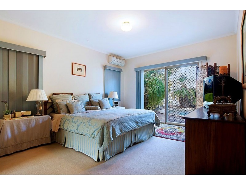 5 Santabelle Crescent, Clear Island Waters QLD 4226