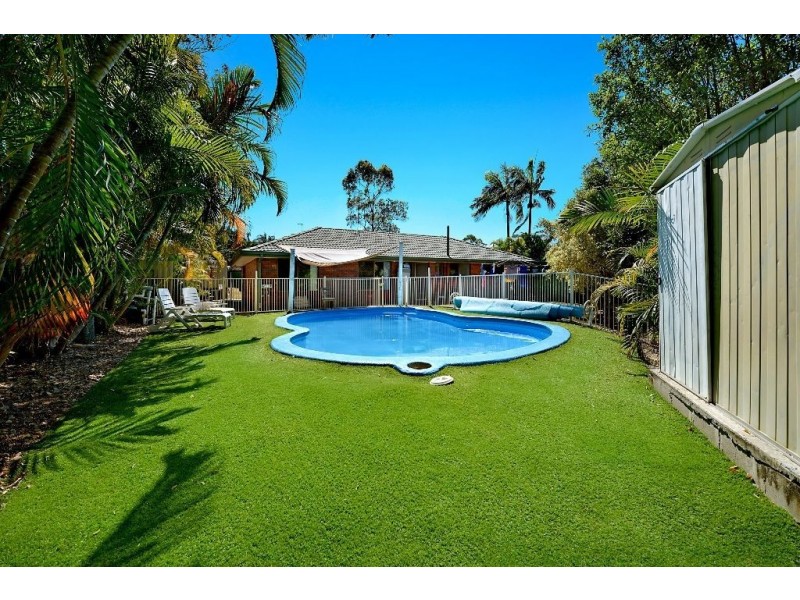 9 Batlow Court, Helensvale QLD 4212