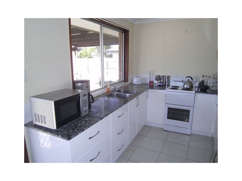 7 Apia Ave, Clear Island Waters QLD 4226