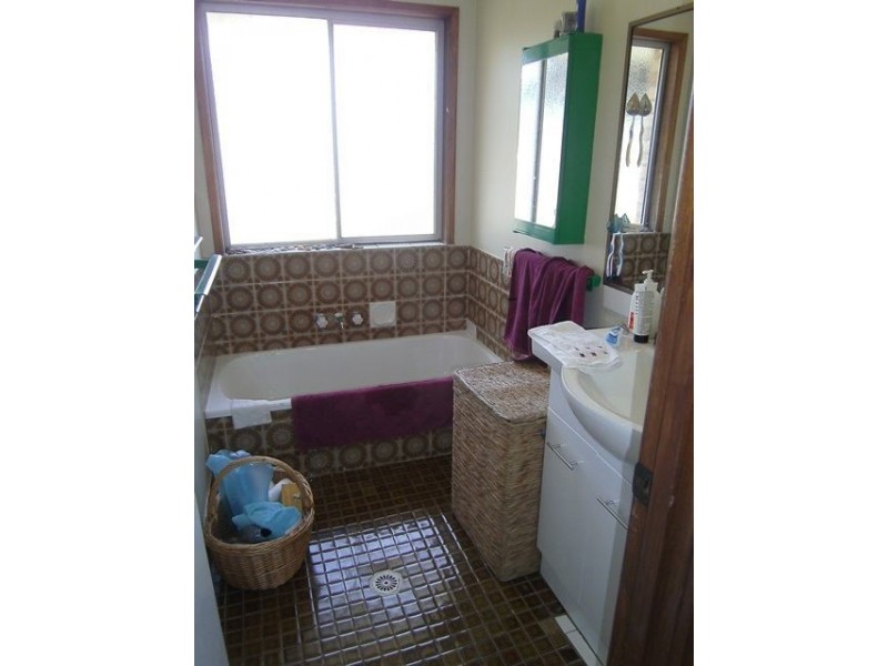 7 Apia Ave, Clear Island Waters QLD 4226