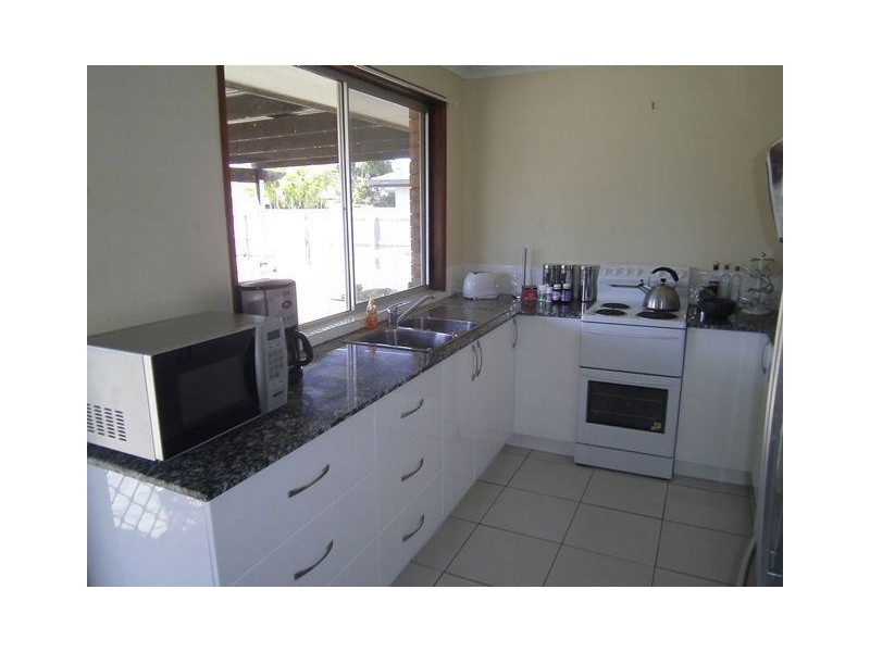 7 Apia Ave, Clear Island Waters QLD 4226