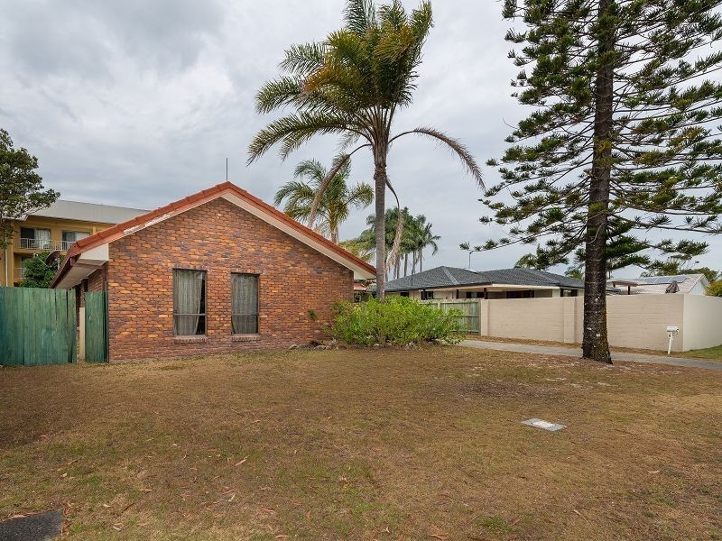 41 Sovereign Drive, Mermaid Waters QLD 4218