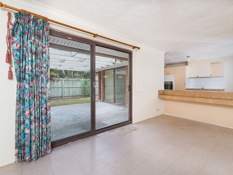 41 Sovereign Drive, Mermaid Waters QLD 4218