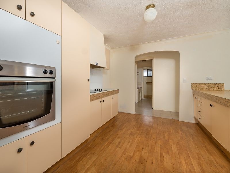 41 Sovereign Drive, Mermaid Waters QLD 4218