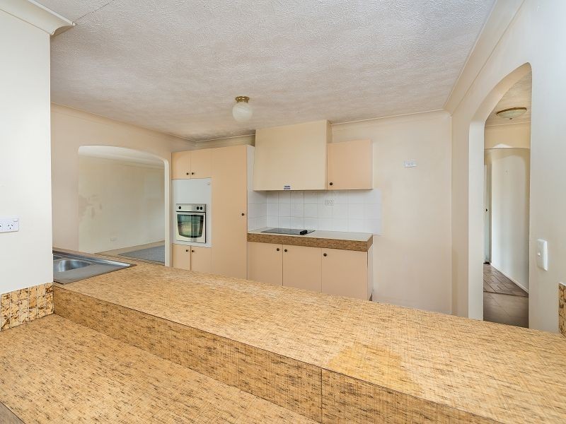 41 Sovereign Drive, Mermaid Waters QLD 4218