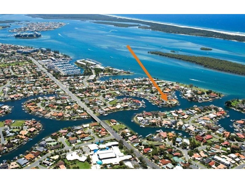 12 Rabaul Avenue, Runaway Bay QLD 4216