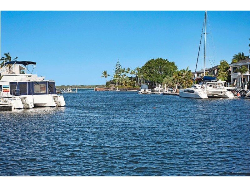 12 Rabaul Avenue, Runaway Bay QLD 4216