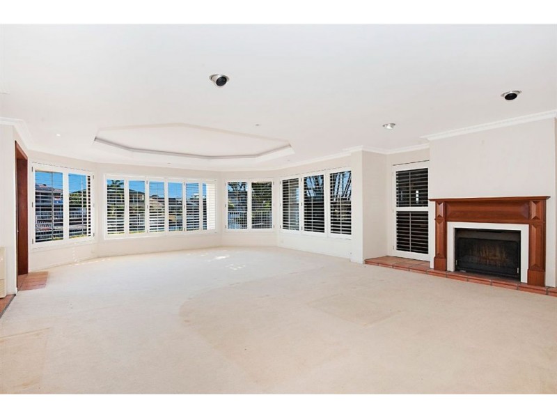 12 Rabaul Avenue, Runaway Bay QLD 4216