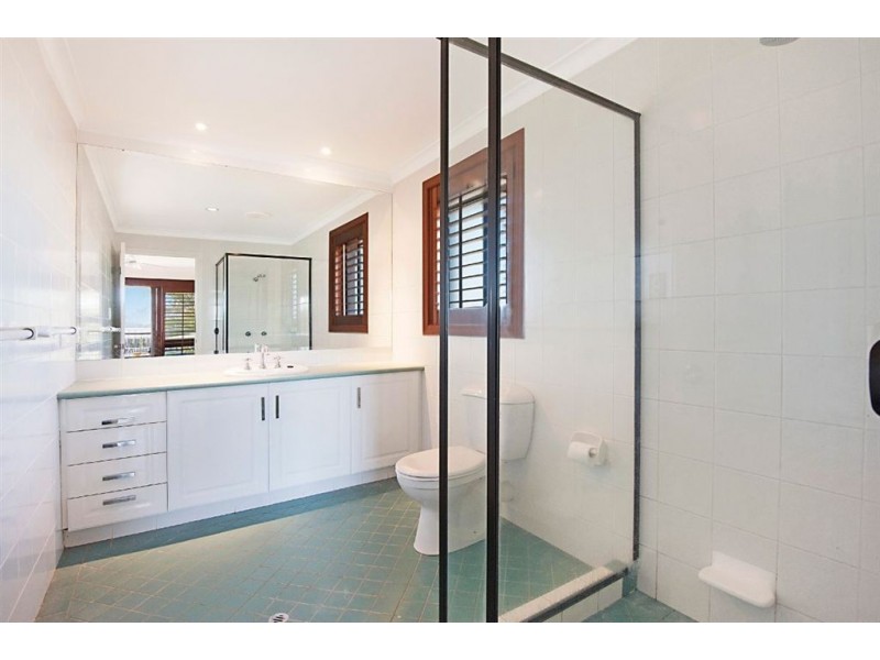 12 Rabaul Avenue, Runaway Bay QLD 4216