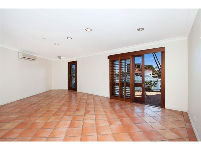 12 Rabaul Avenue, Runaway Bay QLD 4216