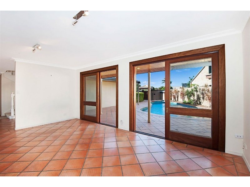 12 Rabaul Avenue, Runaway Bay QLD 4216