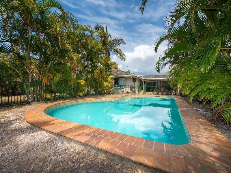 35 Avanti Street, Mermaid Waters QLD 4218