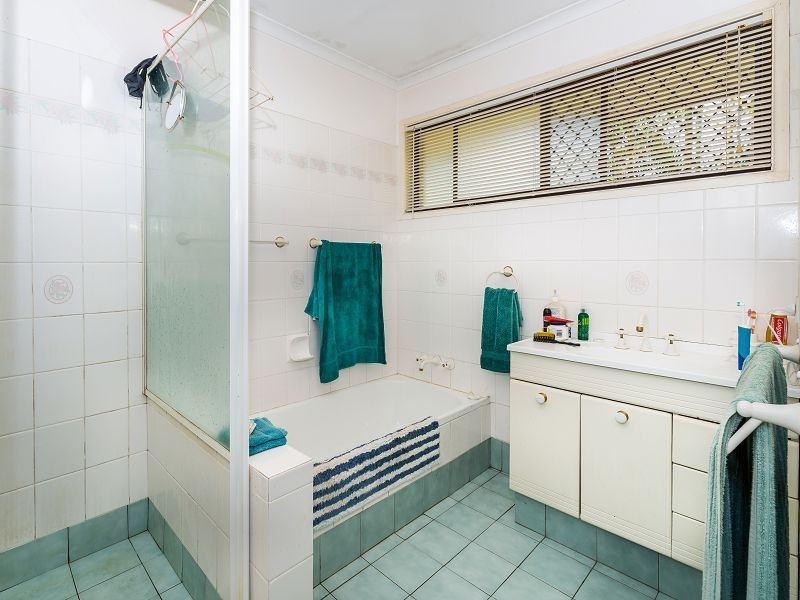 35 Avanti Street, Mermaid Waters QLD 4218