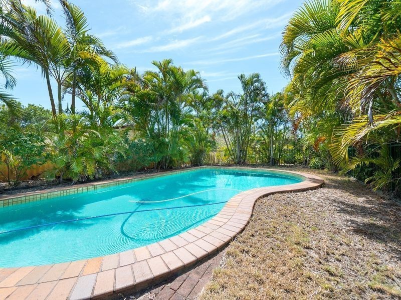 35 Avanti Street, Mermaid Waters QLD 4218