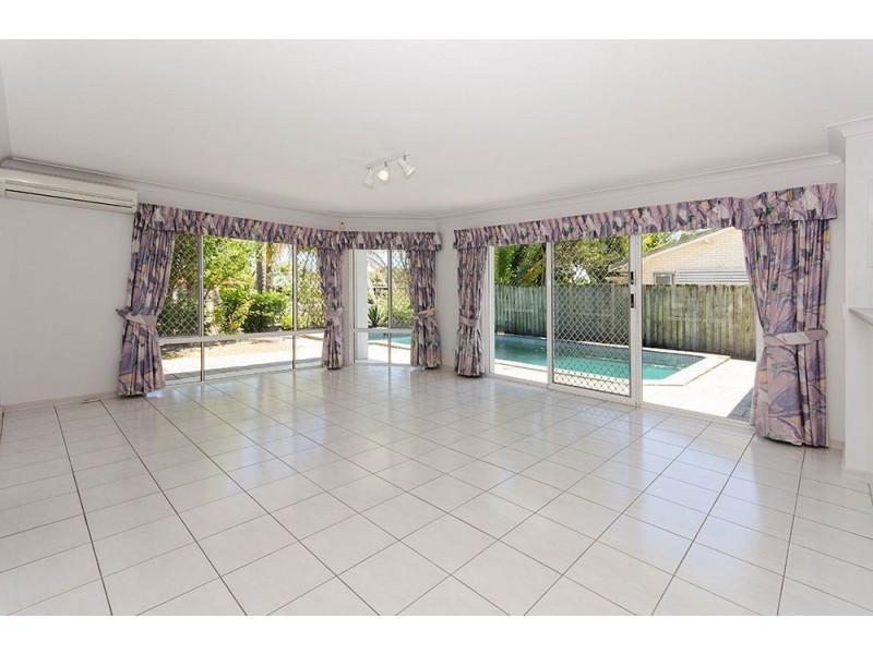 25 Platypus Avenue, Sorrento QLD 4217