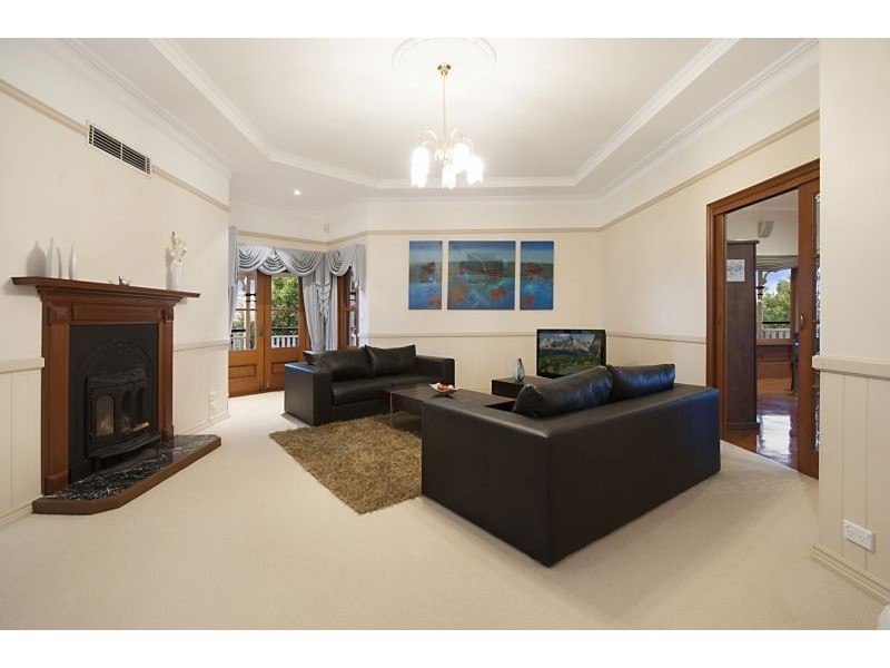 4 Westminster Boulevard, Elanora QLD 4221