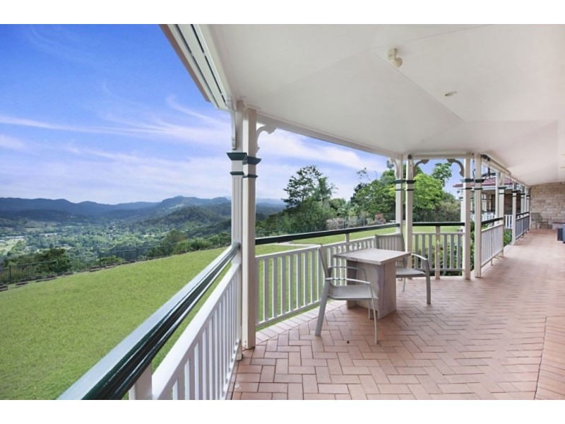 4 Westminster Boulevard, Elanora QLD 4221