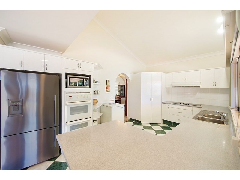 86 Port Jackson Boulevard, Clear Island Waters QLD 4226