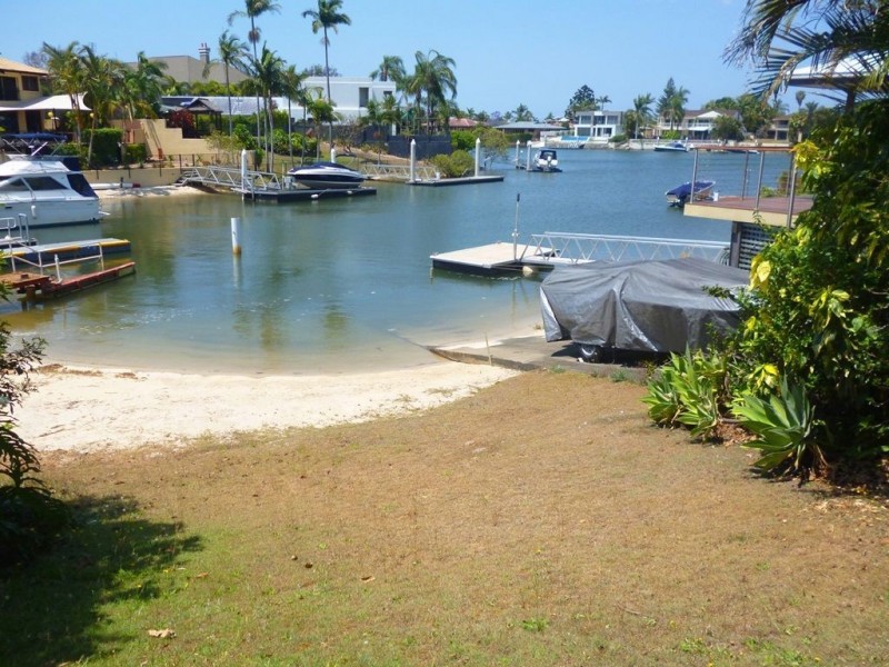 14 La Scala, Isle Of Capri QLD 4217