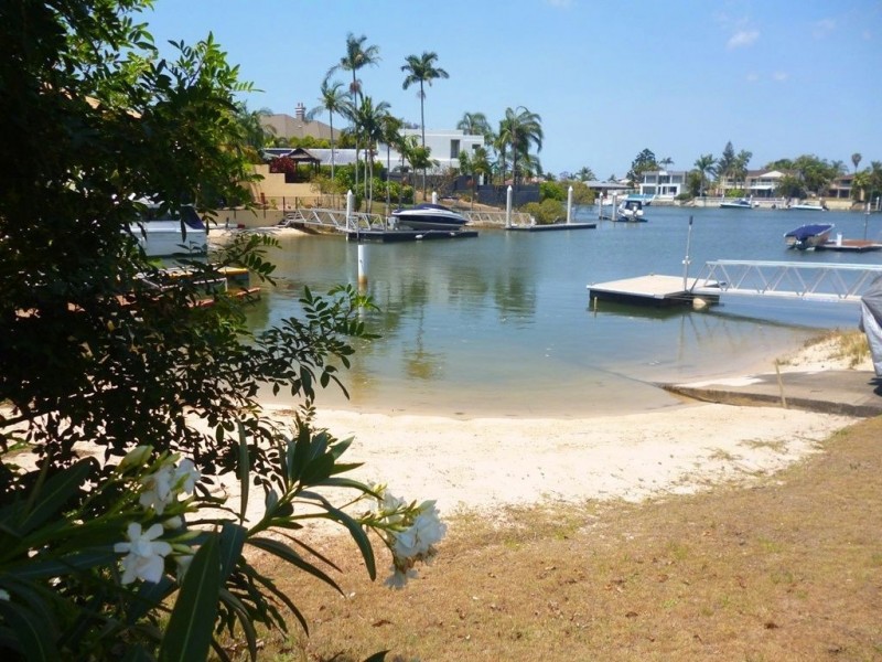 14 La Scala, Isle Of Capri QLD 4217