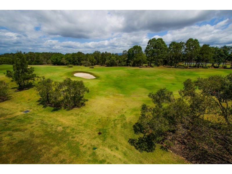 9107 Peter Senior Dr, Hope Island QLD 4212