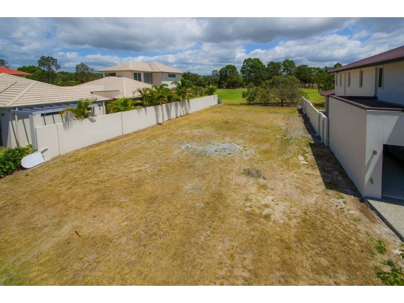 9107 Peter Senior Dr, Hope Island QLD 4212
