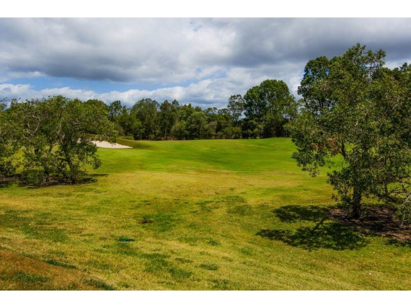 9107 Peter Senior Dr, Hope Island QLD 4212