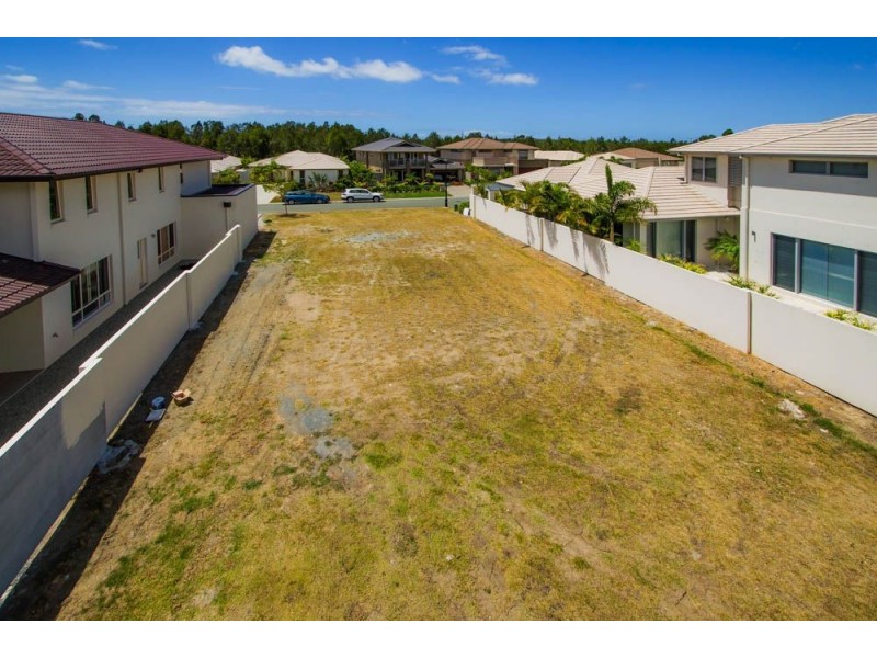 9107 Peter Senior Dr, Hope Island QLD 4212