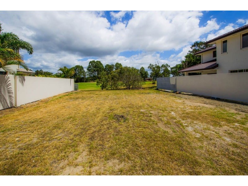 9107 Peter Senior Dr, Hope Island QLD 4212