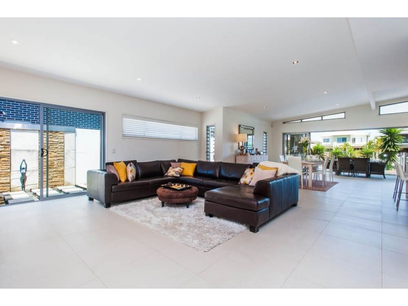68 East Quay Drive, Biggera Waters QLD 4216