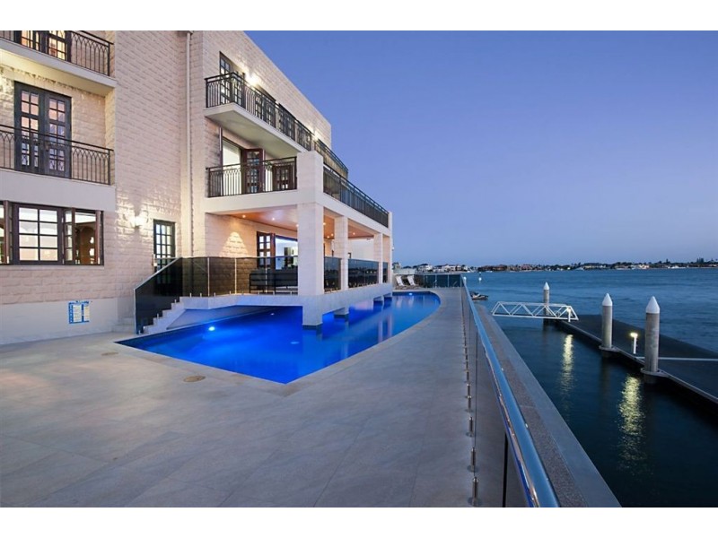 55 Knightsbridge Parade West, Sovereign Islands QLD 4216