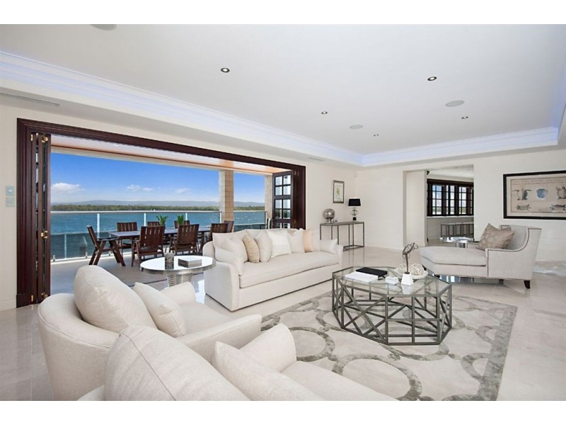 55 Knightsbridge Parade West, Sovereign Islands QLD 4216