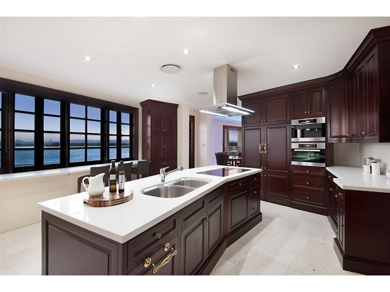 55 Knightsbridge Parade West, Sovereign Islands QLD 4216