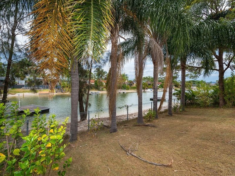 8 Namatjira Court, Broadbeach Waters QLD 4218